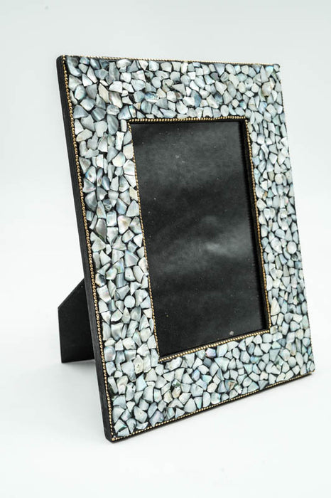 Bilderrahmen mit Steinen verziert