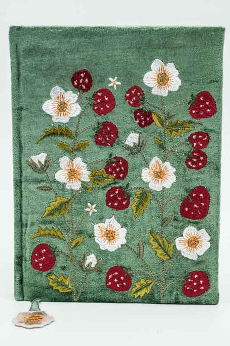 Notebook with flowers and strawberries, green/white/red/multicolor, 15x20cm