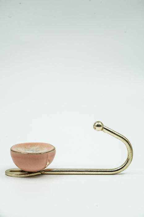 Patère ronde en céramique abricot/doré