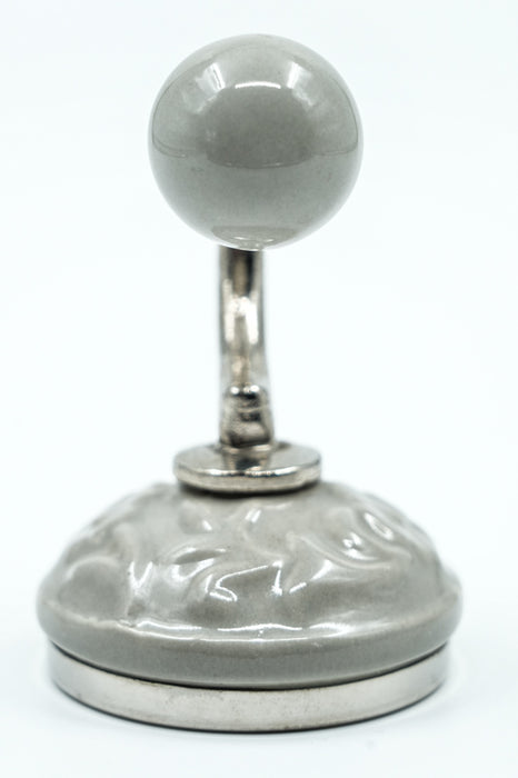 Patère ronde en céramique grise