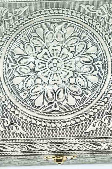 Schmuckschatulle messingfarben Blume 23x18x7.6 cm