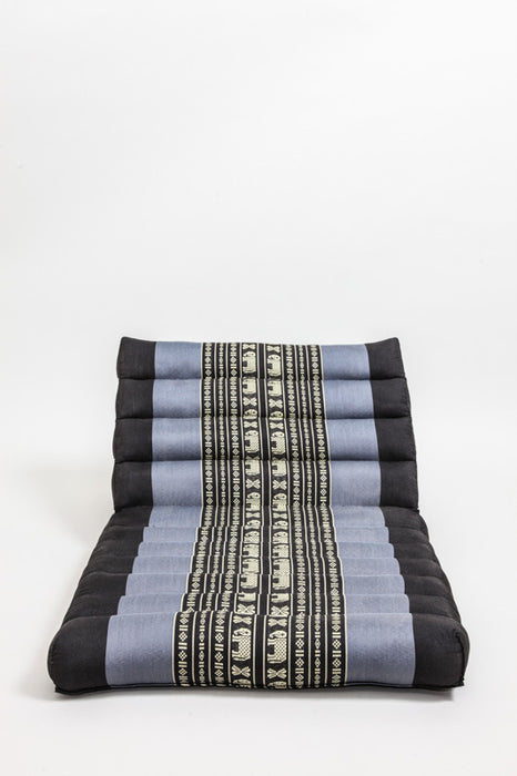 Coussin thaï en kapok - coussin triangulaire avec un tapis noir/gris avec éléphant 50 x 80 cm