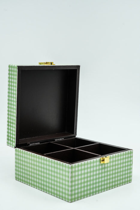 MDF jewelry box with lock and digital bird print 15x15x8.75 cm