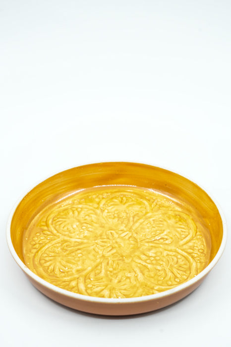 Round hammered enamel serving tray, mustard yellow, 18.5x3cm