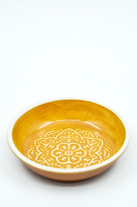 Decorative plate, round, hammered, enamelled, mustard yellow, 10x1cm