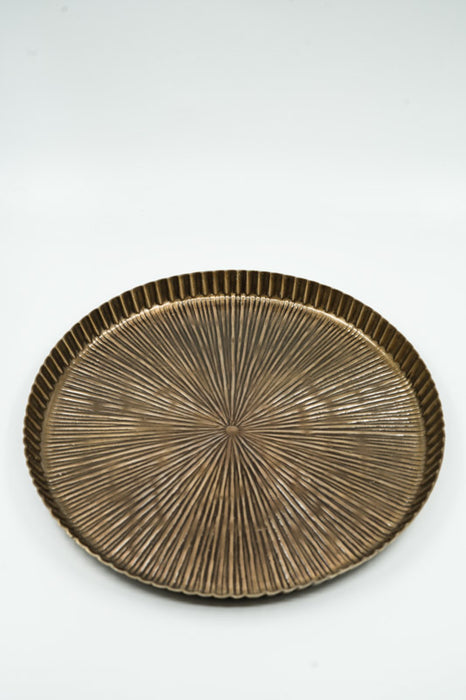 Round aluminum serving tray with a radiating pattern in brass look, large, 35.5x2.5cm