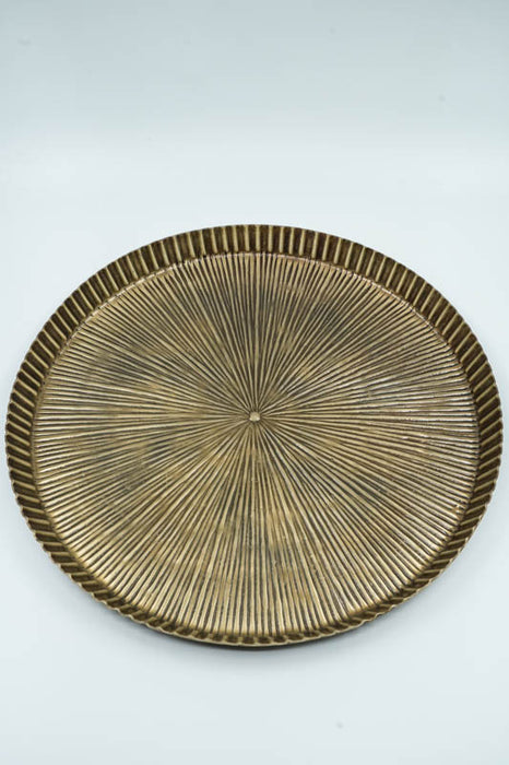 Round aluminum serving tray with a radiating pattern in brass look, maxi size 41x3cm