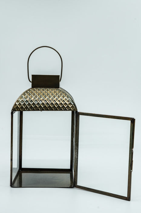 Small square brass lantern with brass roof, 12.5x12.5x22cm