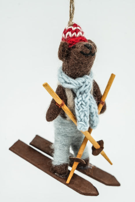 Weihnachtshänger Filz Bär mit Ski und Stöcken 13 cm