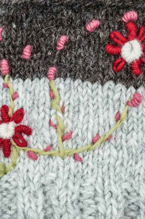 Strickpulswärmer grau/braun mit Blumen - One Size