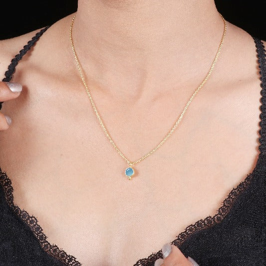 Chain brass gold-plated blue chalcedony round