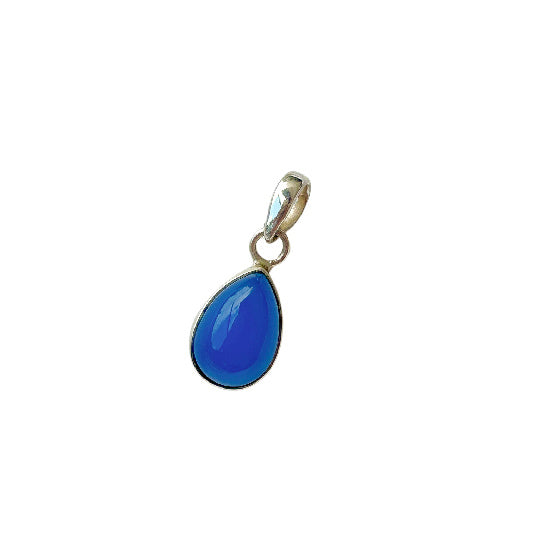 Pendentif en argent en forme de goutte de calcédoine couleur aqua