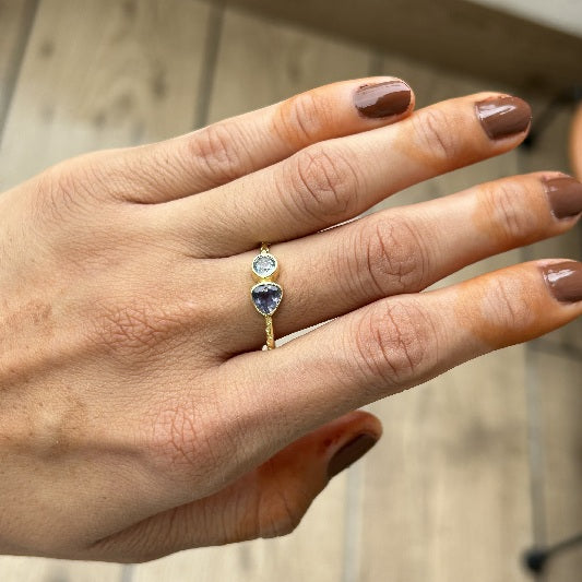 Ring Messing vergoldet Iolith, blauer Topaz