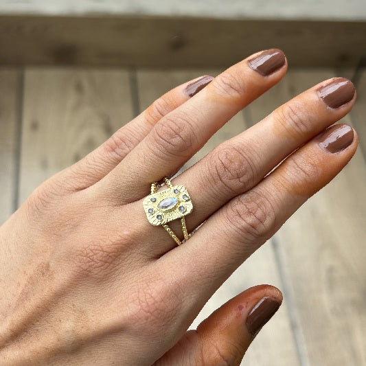 Ring Messing vergoldet Regenbogen Mondstein, Iolith