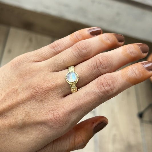 Ring Messing vergoldet Regenbogen Mondstein