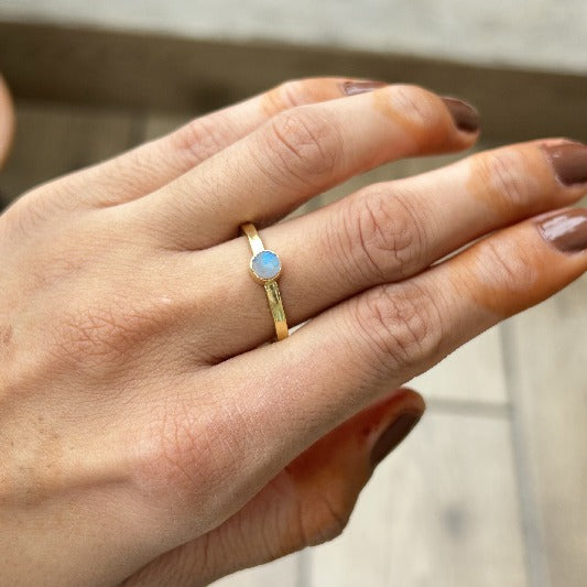 Ring Messing vergoldet Mondstein