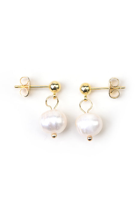 Stainless steel gold-plated stud earrings with freshwater pearl