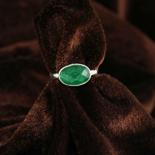 Silver ring green onyx