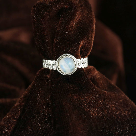 Silver ring rainbow moonstone