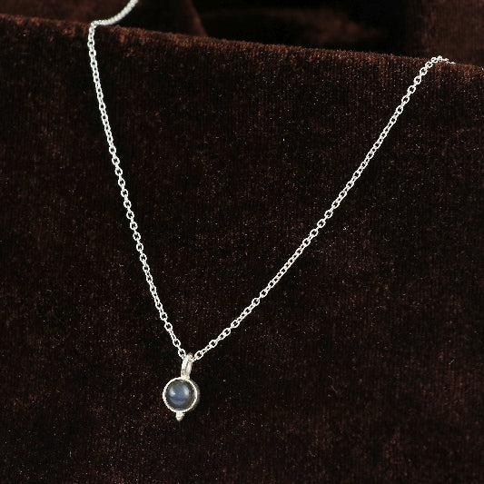 Collier en argent avec pendentif labradorite