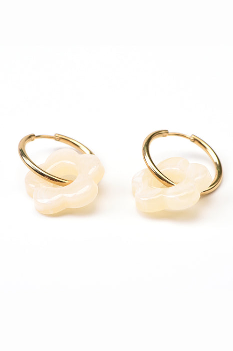 Ohrring Edelstahl / Resin kleine Blume offwhite