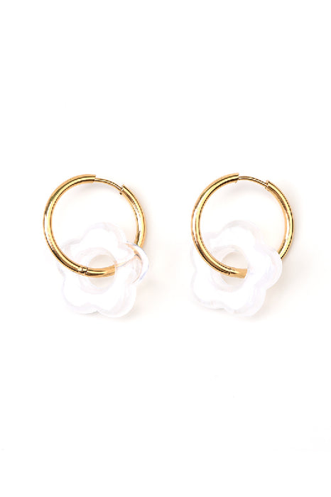 Ohrring Edelstahl / Resin kleine Blume weiss