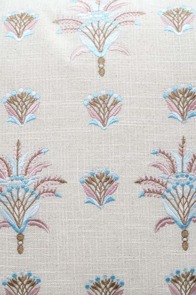 Coussin décoratif coco-coton brodé motif palmier 50x50cm