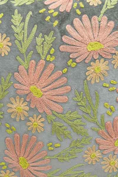 Zierkissen Baumwoll-Samt bestickt Blumenwiese 45x45cm