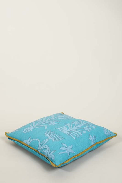 Coussin décoratif en coton brodé fleurs monochrome bleu clair 50x50cm