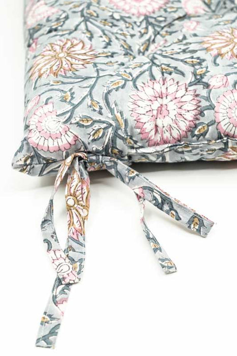 Chair cushions with ties, assorted, 40x40cm