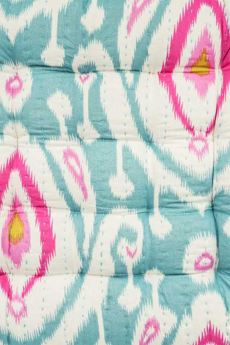 Sitzkissen Gaddi Baumwoll-Print mit Pompons hellblau/pink/crème 40x40x5cm