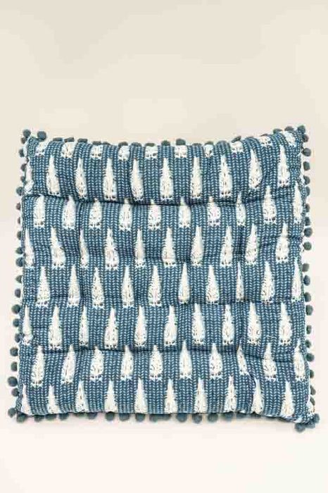 Sitzkissen Gaddi Baumwoll-Print mit Pompons petrol/weiss 40x40x5cm