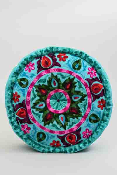 Sitzkissen Gaddi rund bestickt türkis/multicolor 40x10 cm