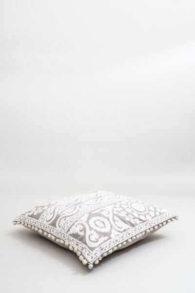 Coussin décoratif brodé à motifs 40x40cm
