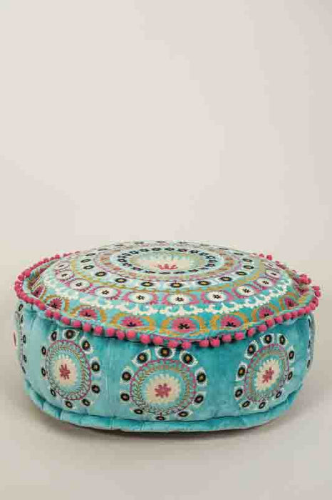 Pouf en velours de coton turquoise brodé beige/rose/bleu foncé/jaune 60x20cm