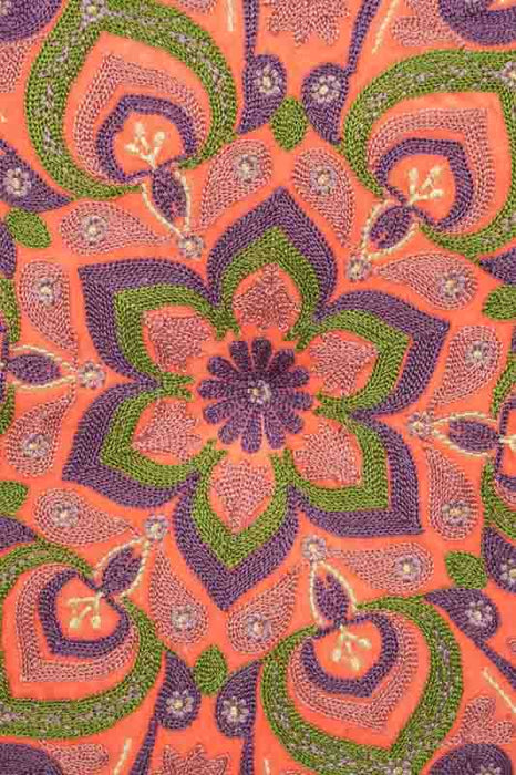 Coussin de siège Gaddi en velours de coton rond abricot brodé lilas/vert/jaune 40cm