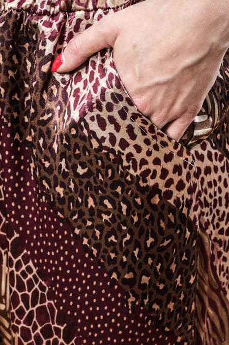 Pantalon en satin de viscose à imprimé animal, bordeaux - Taille unique