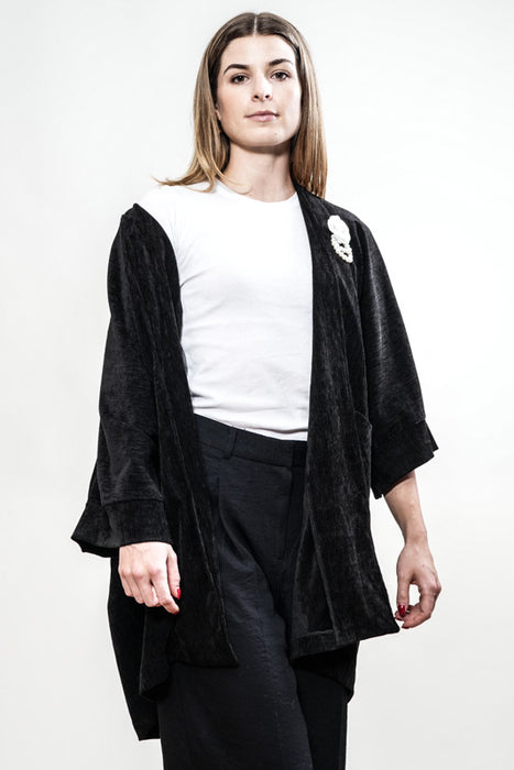 Manteau en velours noir avec broche - Taille unique