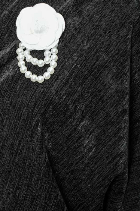 Manteau en velours noir avec broche - Taille unique