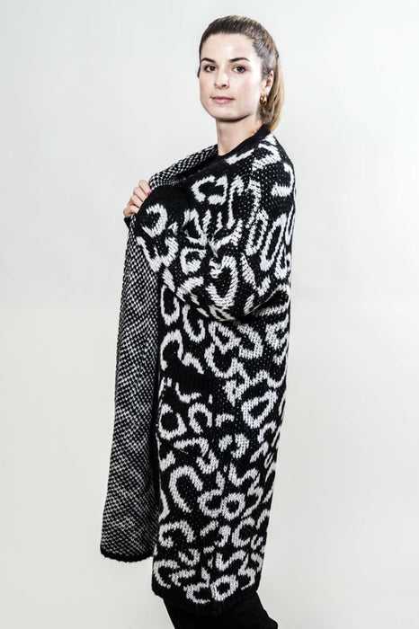 Long knitted coat white/black patterned - One Size