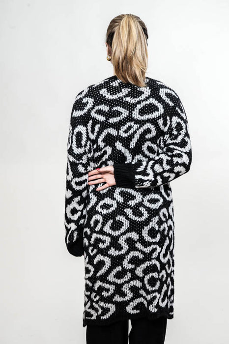 Long knitted coat white/black patterned - One Size