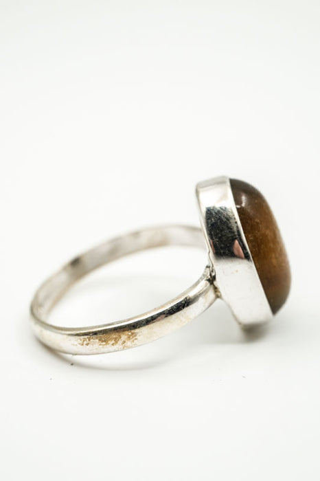 Silver ring tiger's eye oval smooth setting