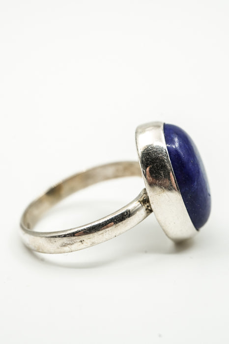 Silver ring with lapis lazuli, smooth setting