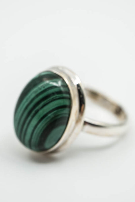 Silver ring with malachite oval smooth setting