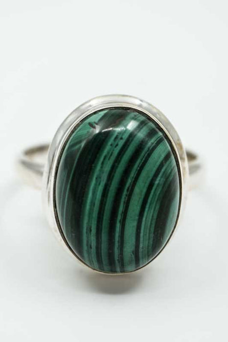 Silver ring with malachite oval smooth setting