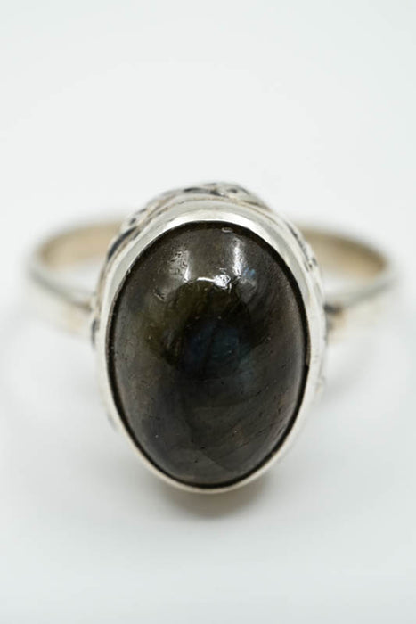 Silver ring labradorite oval