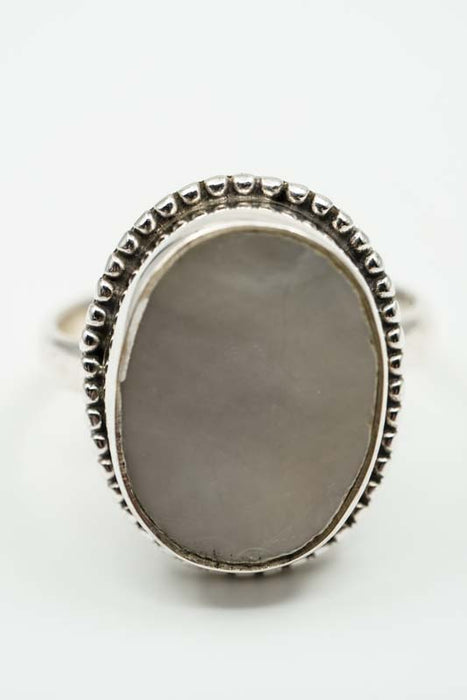 Oval silver ring with mother-of-pearl