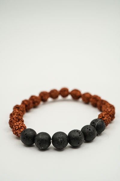 Bracelet Rudraksha avec pierre de lave