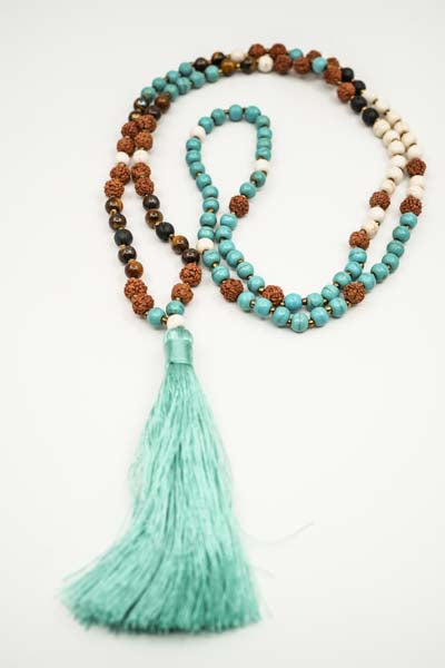 Collier Rudraksha/Turquoise/Howlite/Œil de tigre/Pierre de lave avec pompon turquoise