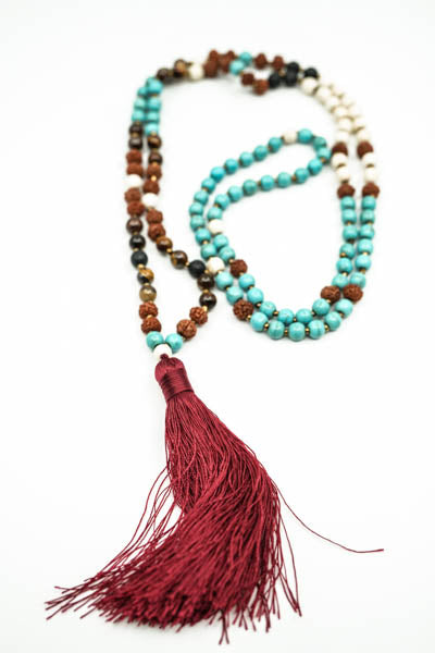 Collier Rudraksha/Turquoise/Howlite/Œil de Tigre/Pierre de Lave avec pompon bordeaux